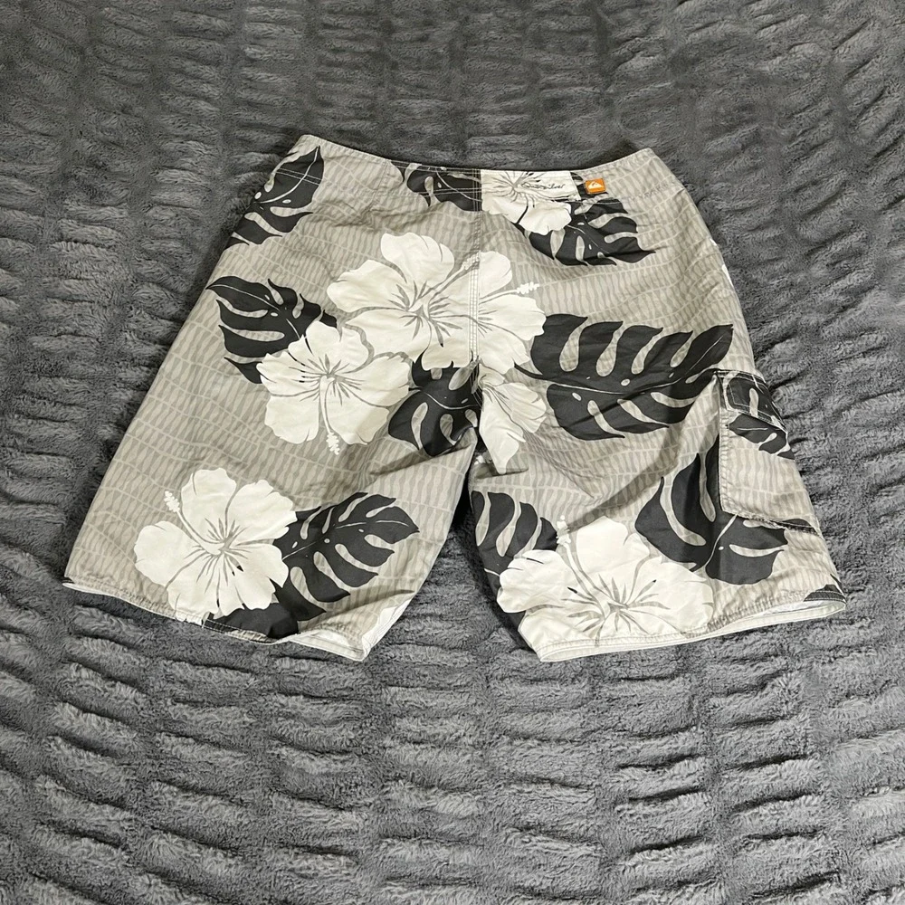 Quiksilver Mens Board Shorts Size 34 Gray Hibiscus Floral Monstera‎ Swim Trunks